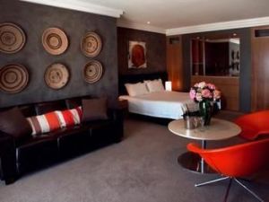 Hotel Ravesis - Yamba Accommodation