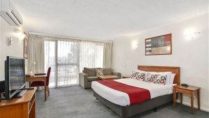 Knox International Hotel and Apartments - Yamba Accommodation